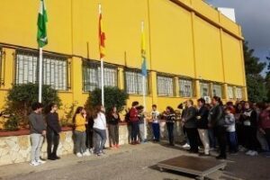 Acto de izado de banderas con motivo del Día de la Constitución