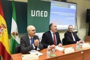 Alcalde presenta en la UNED la conferencia del profesor y arqueólogo Martí Mas Cornellá