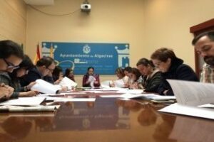 Los grupos políticos acuerdan el contenido de actuación contra la homofobia