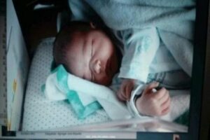 Iris y Aitana las primeras bebes de 2017 en el campo de Gibraltar