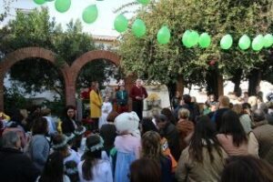 El Barrio San Isidro realiza su primer pasacalles de la Estrella de la Esperanza