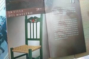 Turismo llevará a FITUR una reproducción en bronce de la silla que utilizó Paco de Lucía en uno de sus conciertos