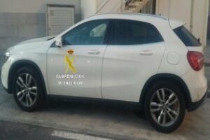 La Guardia Civil recupera dos vehículos sustraídos en el puerto de Tarifa