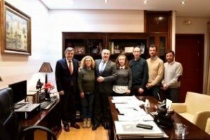 Landaluce plantea soluciones sobre el problema laboral de las limpiadoras municipales