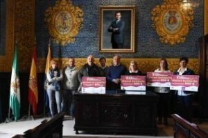 Los colectivos sociales reciben la recaudación de la V Carrera Solidaria