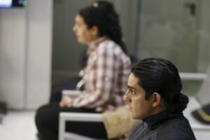 Condenados a 6 años por intentar unirse al Dáesh en Siria con un bebé de 2 años