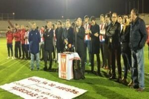 El Algeciras trata de tranquilizar a su afición "y va a dejarse la piel" en los despachos