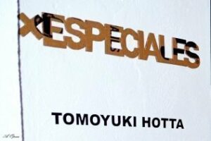 Tomoyuki Hotta se enfada ¿y ahora qué?, esto pasa sólo aquí