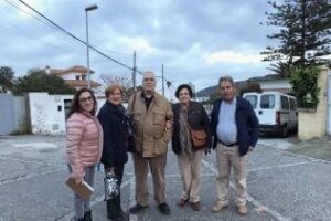 Zarzuela mantiene un encuentro con la Asociación de Vecinos Bahía de Getares"