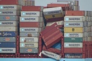 El Merete Maesrk" entra al puerto mostrando los peligros de la estiba