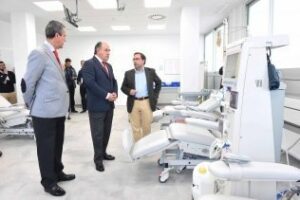 El alcalde inaugura el Centro de Hemodiálisis en Algeciras