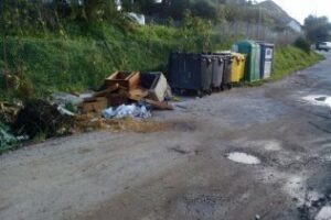 IU mantiene una reunión con la asociación de vecinos Los Guijos"