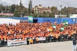 El Consejo de Ministros aprueba la reforma de la estiba que espera convalidar el jueves en Congreso