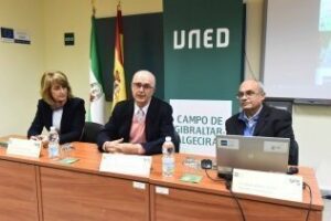 El profesor Andrés Bolufer desgrana la obra del algecireño José Román