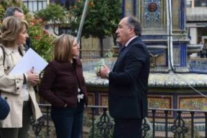 Landaluce e Irene García supervisan las obras del Plan Invierte en Plaza Alta y El Rinconcillo