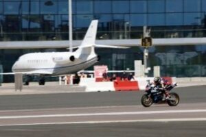 John McGuinness alcanza 330 Km/hora en Gibraltar