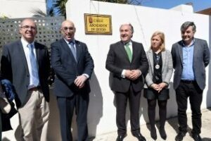 El alcalde inaugura la calle Abogados de Oficios"
