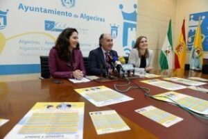 Profesionales de equipos de tratamiento familiar premian la campaña municipal Aprende a separarte"