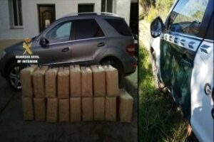 Intervenidos 552 kilos de hachís en un vehículo robado que embistió a la Guardia Civil