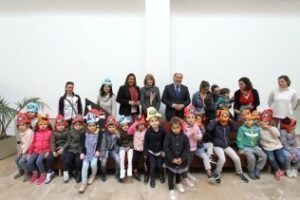 La biblioteca municipal anima a la lectura de cuentos a los alumnos de Educación Infantil