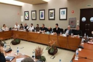 Los estibadores proponen bajarse el sueldo un 6%