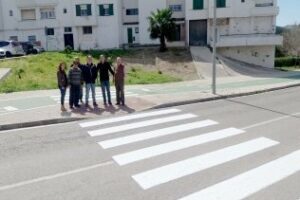 El Ayuntamiento mejora la señalización viaria horizontal en el barrio de El Saladillo