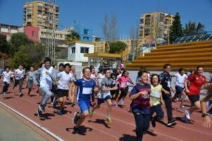 La Carrera Solidaria #dondeelLevantetelleve logró recoger más de una tonelada de alimentos