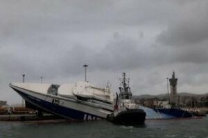 Se hunde un ferry en el Puerto de Algeciras