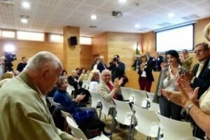 El alcalde anuncia la preparación de un acto de homenaje al profesor Ricardo Silva Vázquez