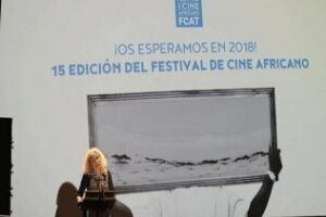 Félicité gana el Premio al Mejor Largometraje en el Festival de Cine Africano (FCAT)