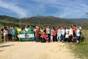 Susana Pérez y Laura Ruiz participan en la caminata saludable por el Río de la Miel