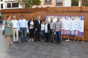 Visitas al mercadillo solidario intercentros