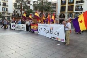 La plataforma Campo de Gibraltar por la República se concentra en la Plaza Alta
