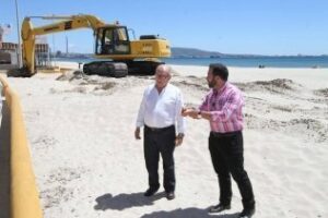 Inician los trabajo de mejora de las playas de cara al inicio de la temporada estival