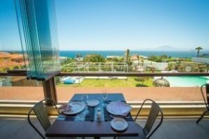 Las reservas on line en Puro Estrecho tendrán de regalo una botella de Viña Tendida Moscato