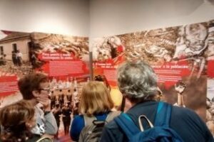 Más de ochenta senderistas visitaron La Casa de la Memoria