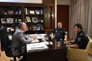 El comisario jefe de la Policía Nacional, Pedro Ríos, deja su cargo