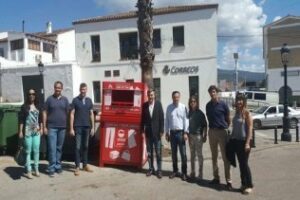 Los nuevos contenedores de recogida de ropa de ARCGISA llegan a la comarca
