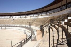 Algeciras volverá a mostrar escaparates y puestos del mercado con decoración taurina