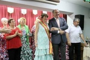 El alcalde participa en la convivencia de feria del Centro de Día I