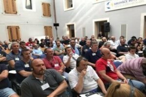 Los estibadores postergan la presentación del preaviso de huelga