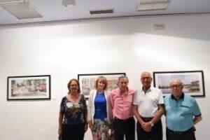 Torremocha y Ochando reflejan la Algeciras pasada y presente en una exposición de acuarelas
