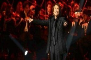 Raphael encandiló con su escándalo