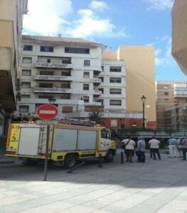 El Edificio Escalinata se ve afectado por un incendio en una vivienda abandonada
