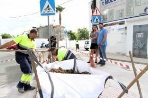 El Ayuntamiento aumenta los puntos de luz en la carretera de Getares