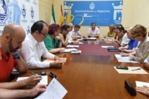 La Comisión de Hacienda estudia el incremento de viajeros en el servicio de autobuses urbanos