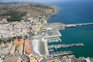 El puerto de Tarifa vuelve a la operación luego de los fuertes vientos