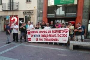 CGT se concentra ante la subdelegacion gobierno protestando contra la "destrucción" de empleo en INTECH