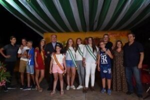 Las reinas y damas de la Velada de La Cañada de los Tomates han sido coronadas