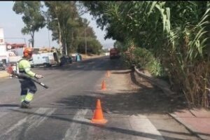 Algesa sigue con la limpieza de choque por la avenida de las Flores